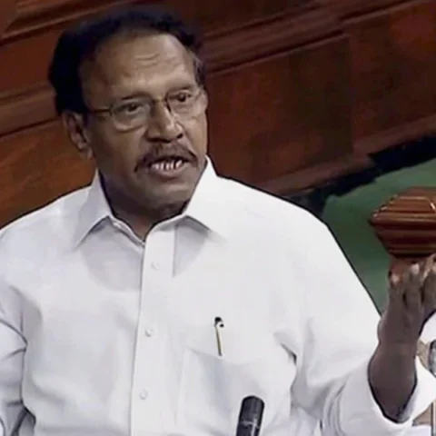 பி.ஜே.பி-யை உண்மையில் எதிர்க்கிறாரா துணை சபாநாயகர் தம்பிதுரை..?