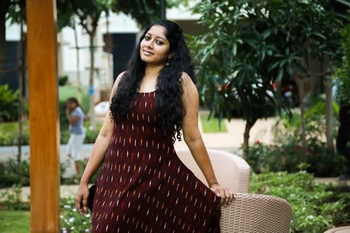 ‘’எனக்காக நகம் வெட்டிக்கிட்டார் சத்யராஜ்!’’ - ஆவ்ஸம் அனு மோல்