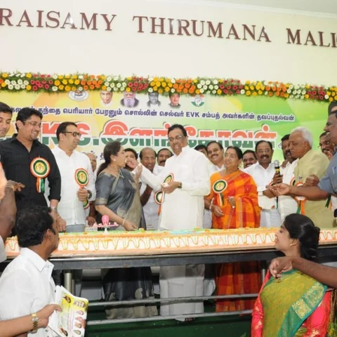 `பா.ஜ.க-வை அசால்ட்டாக நினைக்காதீர்கள்!’ - பிறந்தநாளில் தொண்டர்களுக்கு ஈ.வி.கே.எஸ் அட்வைஸ்