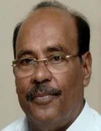 சமச்சீர் பாடத்தில் இந்தி தேசிய மொழி: ராமதாஸ் கண்டனம்