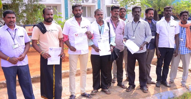 `ஜல்லிக்கட்டு வருது; கூடுதல் ஆம்புலன்ஸ் வேணும்!’ - 108 தொழிலாளர்கள் கோரிக்கை!