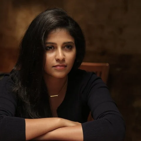 ''27 கிலோ கேமராவை தோளில் தூக்கிட்டு ஓடுவோம்..!’’ - 'லிசா' ராஜு விஸ்வநாத்