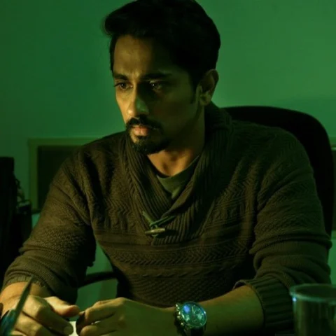 நெஞ்சை உறைய வைத்த 'அவள்' படத்தின் ட்ரைலர்..!