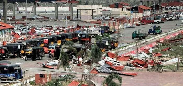 உணவு, மின்சாரம் இல்லாமல் தவிக்கும் 35 லட்சம் மக்கள்! - ஃபானியால் இருளில் மூழ்கிய ஒடிசா