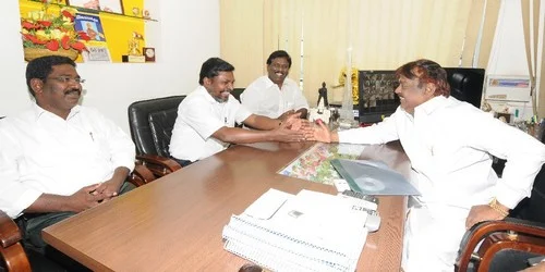 திருமாவளவன் - விஜயகாந்த் திடீர் சந்திப்பு: பின்னணி என்ன?