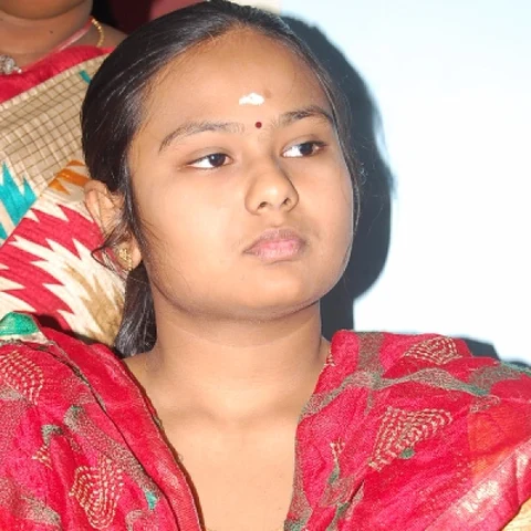 ''இவரெல்லாம் ஒரு கலெக்டரா..?'' பாதிக்கப்பட்ட மாற்றுத்திறனாளி மாணவியின் புகார்