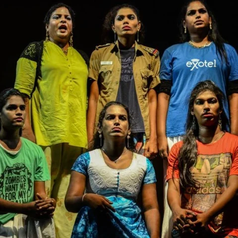 'இன்ஜினீயர், மருத்துவர், காவல்துறை அதிகாரி.. போராடி எங்க உரிமையைப் பெற்ற கதை தெரியுமா..?' - நாடகத்தில் அசத்திய திருநங்கைகள்