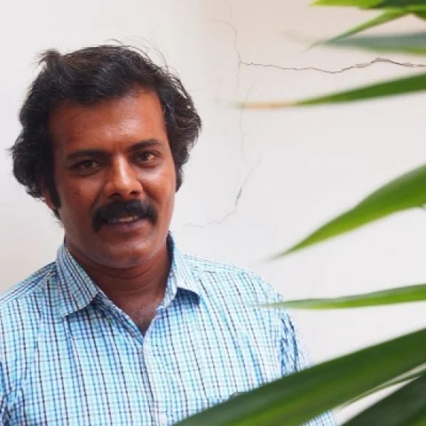 ``கார் கழுவியிருக்கேன், மூட்டை தூக்கியிருக்கேன், சந்தேக கேஸ்ல சிக்கியிருக்கேன்!" - முனீஸ்காந்த் #LetsRelieveStress
