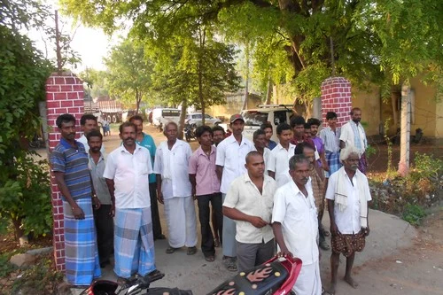 திருடுடப்பட்ட கரகம்.. கலங்கி நிற்கும் கிராம மக்கள்!