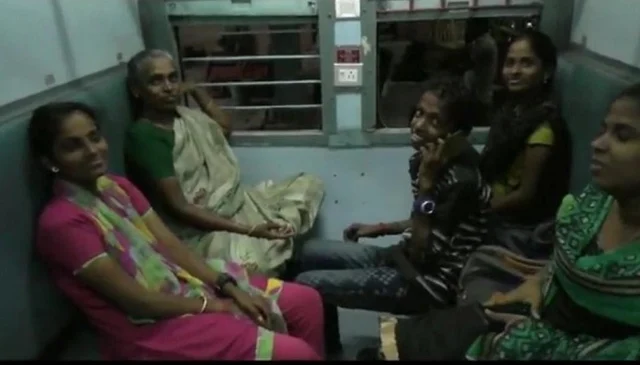 ஒரே தண்டவாளத்தில் நேருக்கு நேர் வந்த ரயில்கள்! - திருமங்கலத்தில் பதறிய பயணிகள்