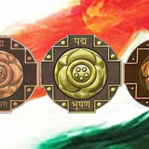 `பத்ம விருதுகளைப் பெயருக்கு முன்னால் பட்டமாகப் பயன்படுத்தக் கூடாது' - மத்திய அரசு!