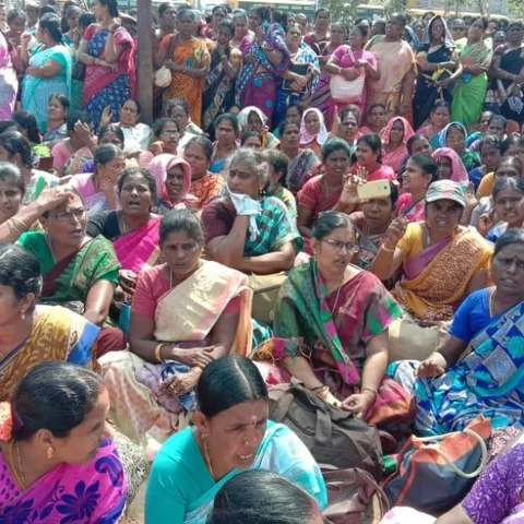 தொடரும் ஆசிரியர்கள் போராட்டம்! - புதுக்கோட்டையில் 80 சதவிகித பள்ளிகள் மூடல்