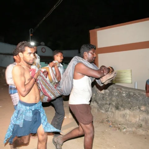 ``விளம்பரம் பார்த்து டிரெக்கிங் செல்வோர் கவனத்துக்கு..?!" - எச்சரிக்கும் வனத்துறை