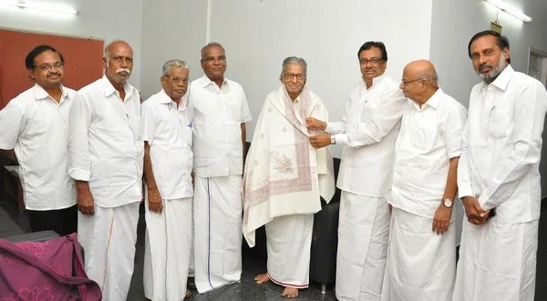 கருணாநிதியை தொடர்ந்து சங்கரய்யாவை சந்தித்தார் ஈ.வி.கே.எஸ்!