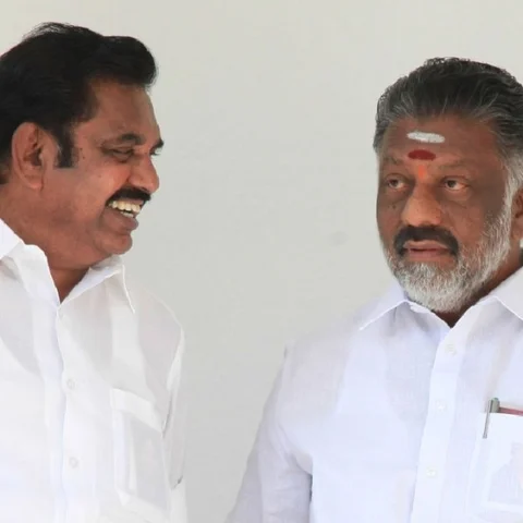 இணையும் அ.தி.மு.க-வில் 6 பேர் கொண்ட வழிகாட்டுக் குழு!