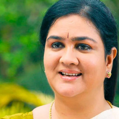 தியானம், கோயில், தோட்டம், காகம்... நடிகை ஊர்வசி ஸ்ட்ரெஸ் விரட்டும் வழிகள்! #LetsRelieveStress