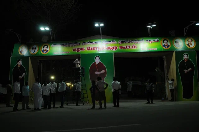 பொதுக்குழு இடத்தை பார்வையிட்டார் ஓ.பி.எஸ்