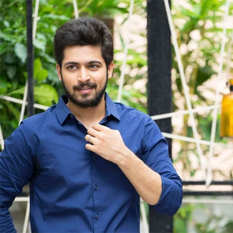 "மருத்துவ முத்தம், ரைசாவுடன் ரொமான்ஸ்...!" - ஹரிஸ் கல்யாண் அட்டகாசம்