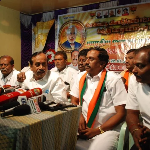 ``தம்பிதுரையின் டார்க்கெட் முதல்வர் எடப்பாடி பழனிசாமிதான்!’’ - கோவில்பட்டியில் ஹெச்.ராஜா பேச்சு