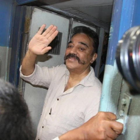 நாளை திருச்சியில் பொதுக்கூட்டம் - வைகை எக்ஸ்பிரஸில் புறப்பட்ட கமல்..!