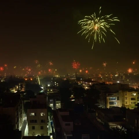 இனி நாள் முழுவதும் மாசு இல்லாமல் பட்டாசு வெடிக்கலாம் - ஆராய்ச்சியாளர்களின் கலக்கல் கண்டுபிடிப்பு