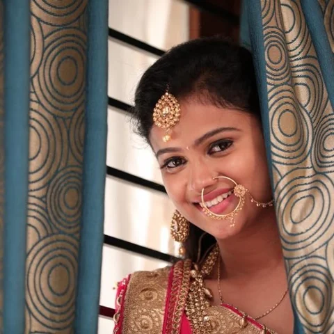 "முன்பு டெரர் வில்லி... இப்போ ரெண்டு கன்னடப் படத்தில் ஹீரோயின்!" 'நீலி' கவிதா