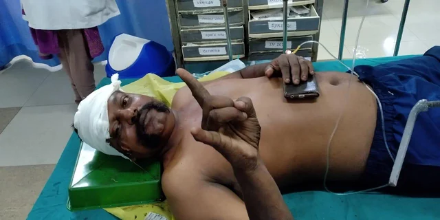 `சீமானின் ஆட்கள்தான் என்னை வெட்டினார்கள்!'- உயிர் தப்பிய சேலம் ரஜினி ரசிகர் கண்ணீர்