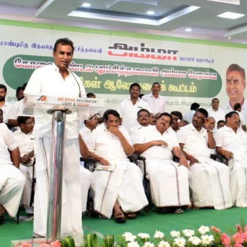 ``அம்மாவின் ஆன்மா எடப்பாடி உடலுக்குள் இறங்கிவிட்டது!’’ - அமைச்சர் ஆர்.பி.உதயகுமார்