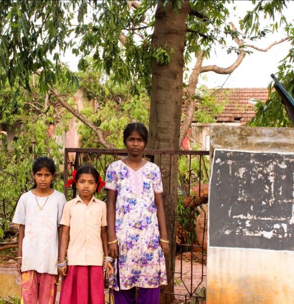 'நிவாரணம் ஏதும் வேண்டாம், பள்ளிக்கூடத்தை மீட்டுத் தாருங்கள்'- மாணவிகள் உருக்கம்