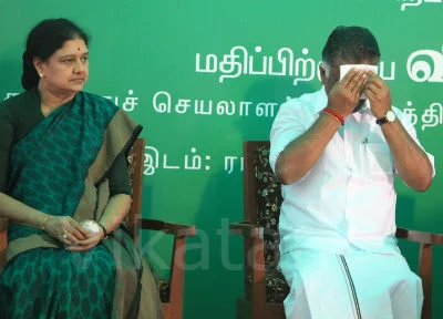 ஆளுநரிடம் ஆட்சியமைக்க உரிமை கோரினார் எடப்பாடி பழனிச்சாமி #OPSvsSasikala #LiveUpdates