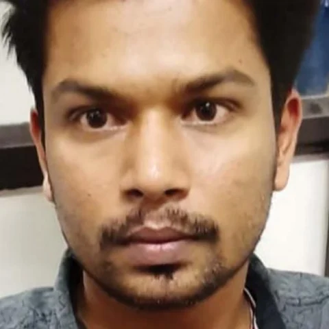 `நட்பில் விரிசல், தோழியைக் கொல்ல அபுதாபியிலிருந்து வந்த வாலிபர்!' - துப்புதுலக்கத் திணறிய கொச்சி போலீஸ்
