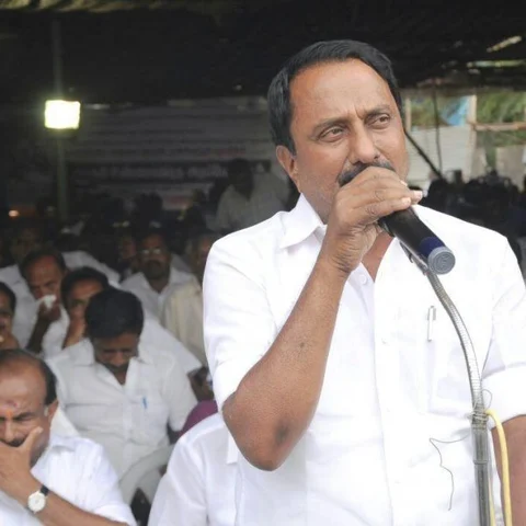 பாலகிருஷ்ணா ரெட்டியின் ராஜினாமா ஏற்பு! - அமைச்சர் செங்கோட்டையனுக்குக் கூடுதல் பொறுப்பு