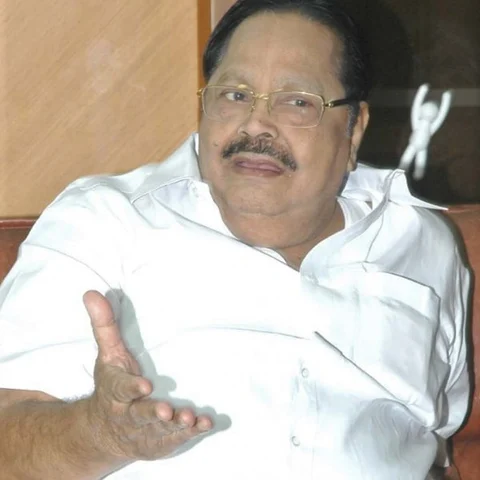 `வழக்கைச் சந்திப்போம்; என்னைப் பயமுறுத்தத் தப்புக்கணக்குப் போடுகிறார்கள்!’ -துரைமுருகன்