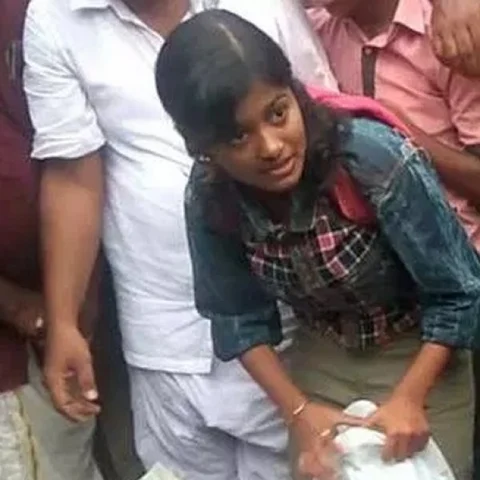 `ஆர்வக் கோளாறில் குடித்தேன்; வீடியோ எடுத்துட்டாங்க'- ஹனானின் ஹூக்கா விளக்கம்