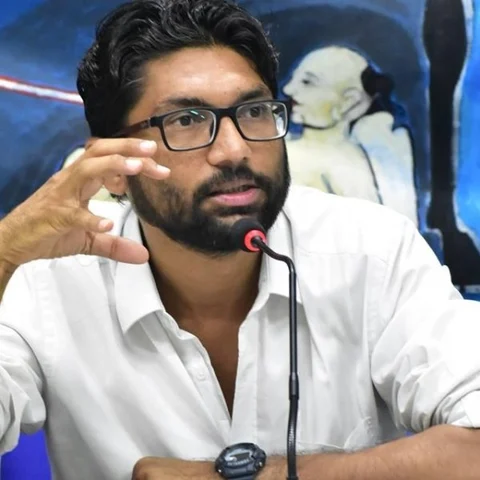 ஆர்.கே.நகர் தேர்தலில் பா.ஜ.க பெற்ற ஓட்டுகள் : ஜிக்னேஷ் மேவானி கிண்டல்