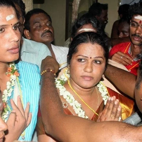 பாரதக் களமாக மாறும் கூவாகம்... கிருஷ்ணனாக மாறும் திருநங்கைகள்..!- இன்று தாலி கட்டும் சடங்கு!