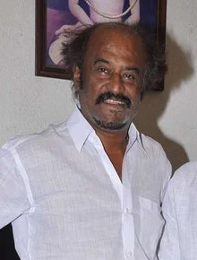 ரஜினி நலமாக இருக்கிறார் : மனைவி லதா தகவல்