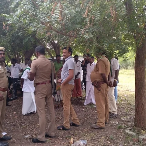 சாப்பாடு... சிகரெட் வாங்கிக்கொடுத்து காவல் துறையை வளைக்கும் யுவராஜ் தரப்பு!