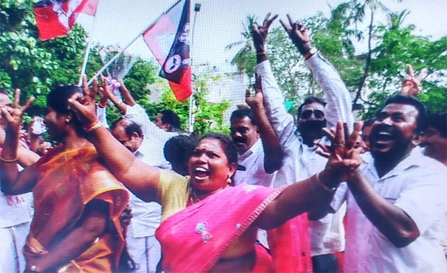 கார்டனில் குவிந்த தொண்டர்கள்..! உற்சாகத்தில் அதிமுக