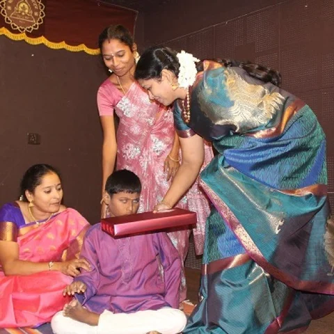 ஆட்டிசத்துக்கு மியூசிக் தெரபி சிகிச்சை...! இசைக்கலைஞர் லஷ்மி மோகனின் முயற்சி