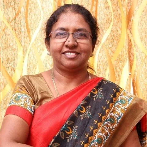 "ஆண்களுக்கான தனி உலகம்தான் இன்றும் இயங்கிக்கொண்டிருக்கிறது" - சமூக ஆர்வலர் ஓவியா!