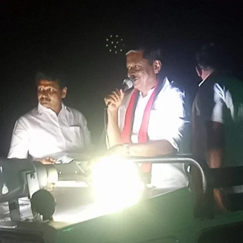 "கரூர் 'இந்திரா காந்தி' ஜோதிமணி; மோடி தம்பிதுரை!" - பிரசாரத்தில் கரூர் சின்னசாமி அதிரடி