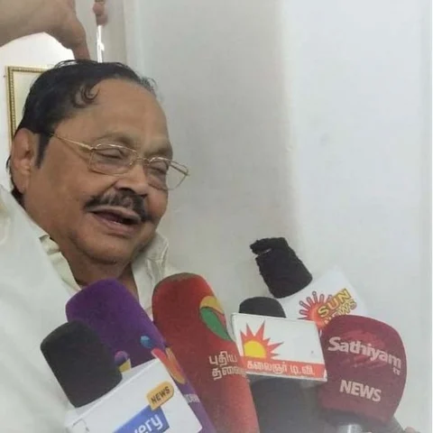 `ஓட்டு போட வந்தோம்; இப்படிப் பண்ணிட்டாங்களே!'- தேர்தல் ரத்தால் குமுறும் வேலூர் மக்கள்