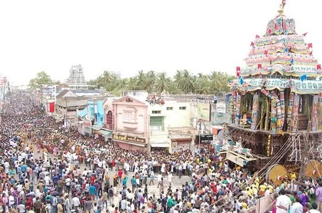 நெல்லையப்பர் கோயில் ஆனித் தேரோட்டம்: பல்லாயிரக்கணக்கான பக்தர்கள் பங்கேற்பு