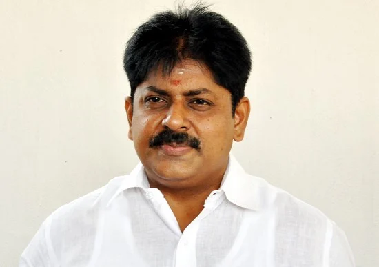 ராமநாதபுரத்தில் அ.தி.மு.க. வேட்பாளர் முன்னிலை... ஜவாஹிருல்லா பின்னடைவு!
