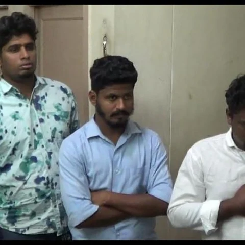 `இவர்களின் முதல் ஆசை பெண்கள்தான்; பின்னர் ரூட்டை மாற்றினர்!' பொள்ளாச்சி கும்பல் விவகாரத்தில் அதிர்ச்சி #ArrestPollachiRapists