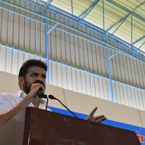 ``கமல்ஹாசன் சொல்வதைக் கேட்டால் தமிழகம் முன்னோக்கிச் செல்லும்" - இயக்குநர் அமீர் அதிரடி !