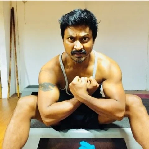 ``மூச்சுவிடற மாதிரி, சாப்பிடற மாதிரி உடற்பயிற்சி செய்றதும் ஒரு பழக்கம்தான்!’’ - நடிகர் கிருஷ்ணா