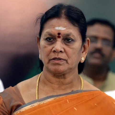 ``எந்த சத்துணவு மையங்களையும் மூடும் எண்ணம் அரசுக்கு இல்லை!" - அமைச்சர் சரோஜா
