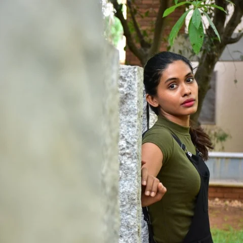 `` `காலா' டைட்டிலில் ஏன் `பாட்டில்' இல்லை?" - இரஞ்சித் ஐடியா சொல்லும் அஞ்சலி `பாட்டில்'